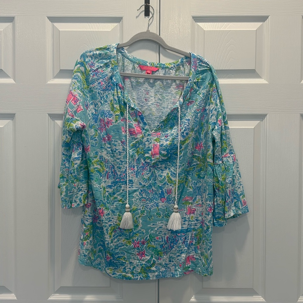 Cute Lilly Pulitzer top size XL